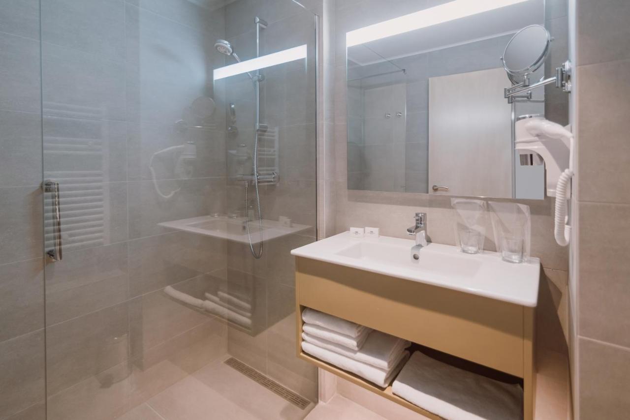 Hotel Ensana Ursina à Sovata Extérieur photo