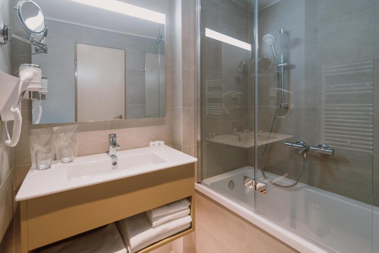 Hotel Ensana Ursina à Sovata Extérieur photo